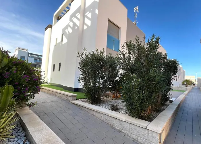 Punta Prima & Oasis شقة